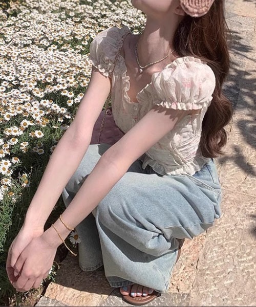 Mayree（メイリー）の「【Mayree】刺繍 小花柄 パフスリーブ トップス（Tシャツ/カットソー・レディース・ホワイト・SMALL/MEDIUM/LARGE）」の3枚目の写真