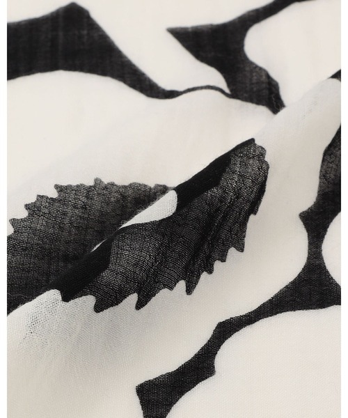 marimekko(マリメッコ)の「Fiore Unikko / scarf(ストール/ショール・レディース・ブラック×ホワイト・FREE)」の8枚目の写真