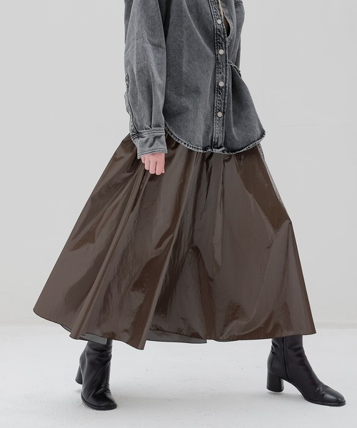 DRESSLAVE(ドレスレイブ)の「bright coating gather skirt(ブライトコーティングギャザースカート)(スカート・レディース・ブラウン/シルバー・38)」の13枚目の写真