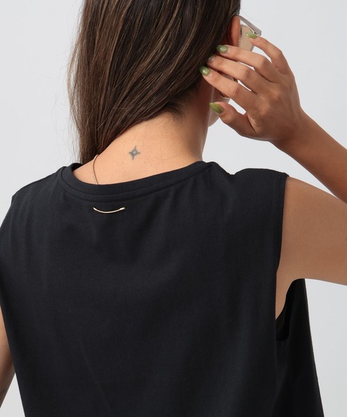 BAYFLOW（ベイフロー）の「[接触冷感/汗臭・汗ジミ軽減]コンパクトファンクションノースリーブT（Tシャツ/カットソー・レディース・ホワイト/ブラック/モカ・SMALL/MEDIUM）」の9枚目の写真