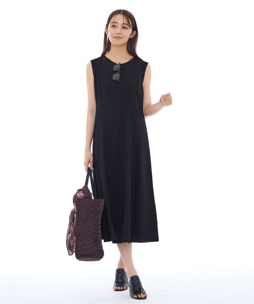INDIVI(インディヴィ)の「【美シルエット】ノースリーブワンピース(ワンピース・レディース・ブラウン系/ブラック/ダークグレー・40/38/36/15 /13/05)」の11枚目の写真