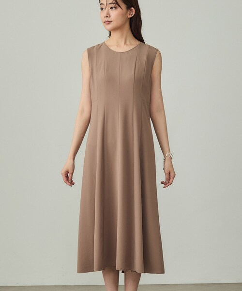 INDIVI(インディヴィ)の「【美シルエット】ノースリーブワンピース(ワンピース・レディース・ブラウン系/ブラック/ダークグレー・40/38/36/15 /13/05)」の17枚目の写真
