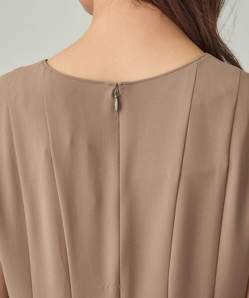 INDIVI(インディヴィ)の「【美シルエット】ノースリーブワンピース(ワンピース・レディース・ブラウン系/ブラック/ダークグレー・40/38/36/15 /13/05)」の21枚目の写真