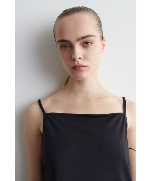 COS（コス）の「スクエアネック ストラップ ジャージー ドレス（ワンピース・レディース・ネイビー・XS/S/M/L）」の5枚目の写真