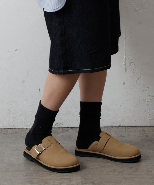 COLONY 2139(コロニートゥーワンスリーナイン)の「スエードライクスリッポンサボサンダル(サンダル・レディース・ブラック/ベージュ・LARGE/MEDIUM)」の15枚目の写真