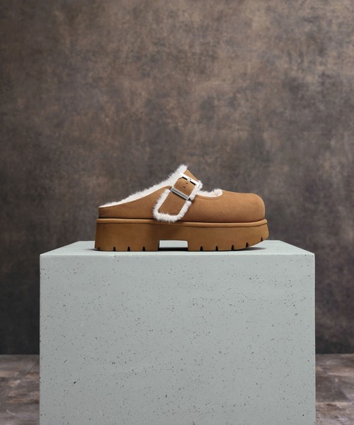 Bergen ベルゲン テクスチャーファートリムバックルプラットフォーム