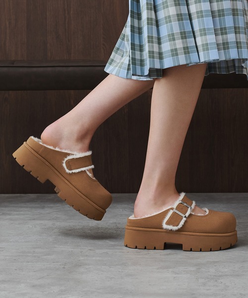 Bergen ベルゲン テクスチャーファートリムバックルプラットフォーム