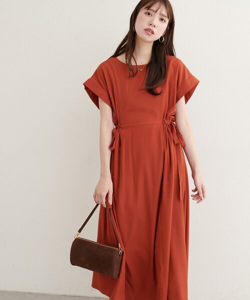 natural couture（ナチュラルクチュール）の「【WEB限定】サイドドロストワンピース（ワンピース・レディース・ブラック/オレンジ/ベージュ/ブルー・FREE）」の4枚目の写真