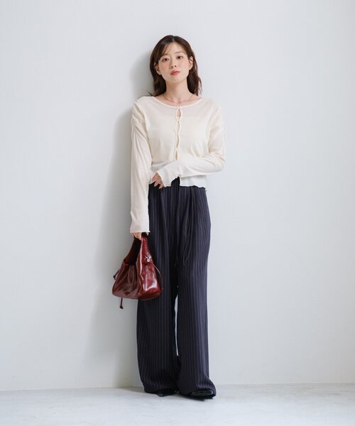 Kastane（カスタネ）の「【4色展開/500mlペットボトル収納可/2WAY】ギャザーポーチBAG（ショルダーバッグ・レディース・ブラック/ブラウン/アイボリー/バーガンディー・FREE）」の10枚目の写真