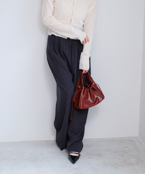 Kastane（カスタネ）の「【4色展開/500mlペットボトル収納可/2WAY】ギャザーポーチBAG（ショルダーバッグ・レディース・ブラック/ブラウン/アイボリー/バーガンディー・FREE）」の11枚目の写真