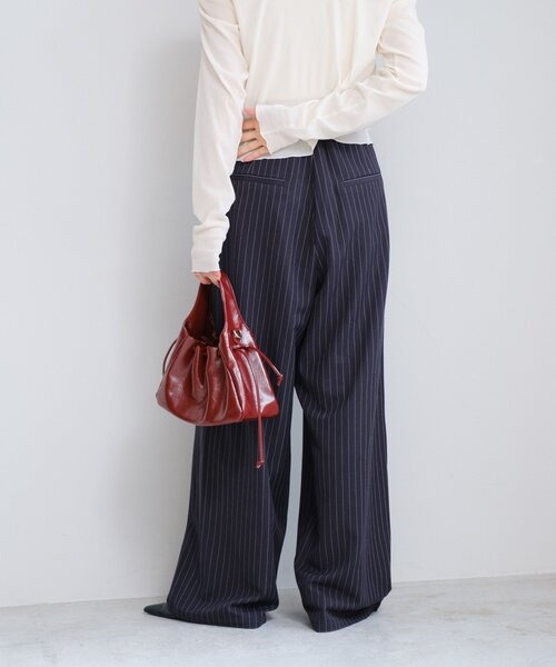 Kastane（カスタネ）の「【4色展開/500mlペットボトル収納可/2WAY】ギャザーポーチBAG（ショルダーバッグ・レディース・ブラック/ブラウン/アイボリー/バーガンディー・FREE）」の12枚目の写真