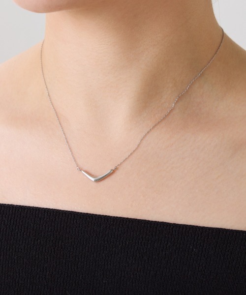 PAPILLONNER（パピヨネ）の「ステンレスカーブトップネックレス（ネックレス・レディース・ゴールド/シルバー・FREE）」の3枚目の写真