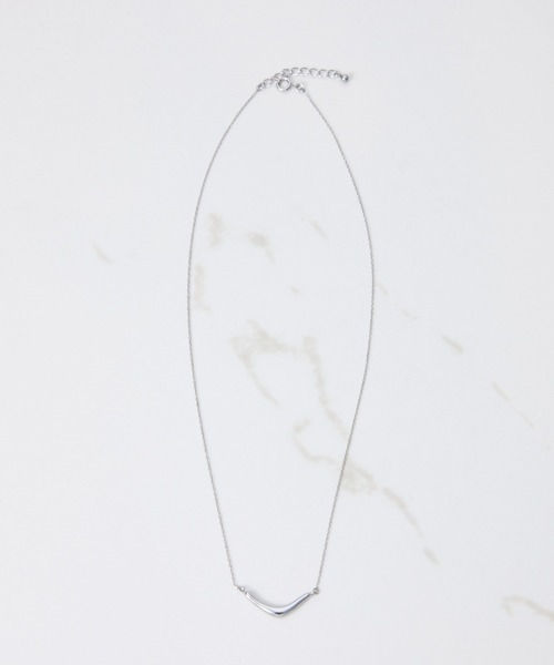 PAPILLONNER（パピヨネ）の「ステンレスカーブトップネックレス（ネックレス・レディース・ゴールド/シルバー・FREE）」の7枚目の写真