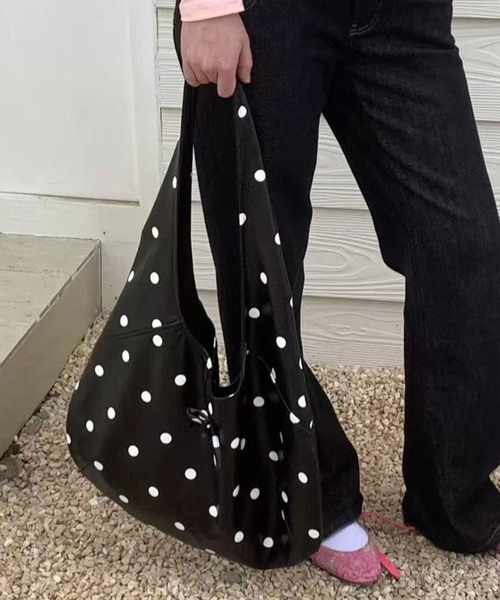 mebole(メボレ)の「水玉トートバッグ(トートバッグ・レディース・ブラック・FREE)」の3枚目の写真