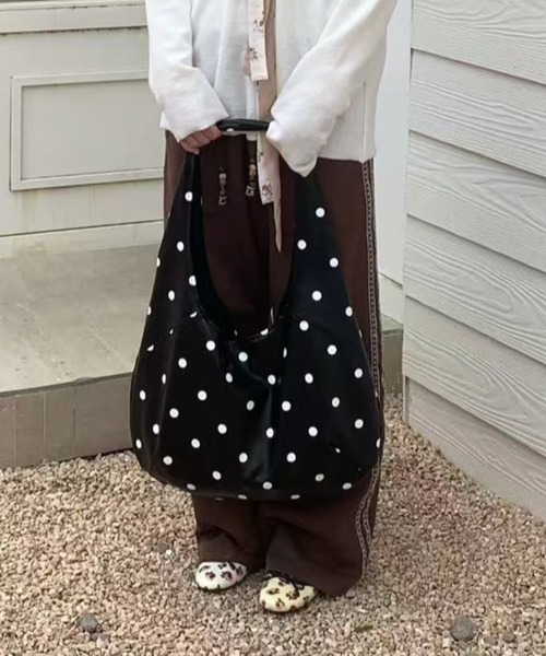 mebole(メボレ)の「水玉トートバッグ(トートバッグ・レディース・ブラック・FREE)」の4枚目の写真