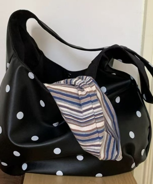 mebole(メボレ)の「水玉トートバッグ(トートバッグ・レディース・ブラック・FREE)」の16枚目の写真