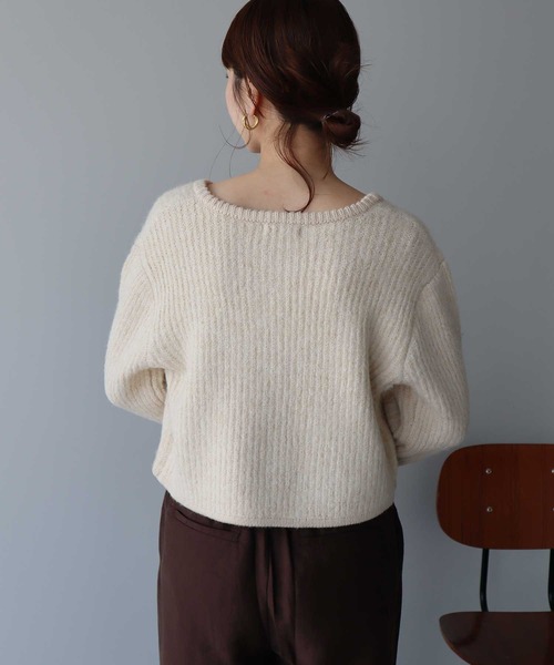 earth music&ecology（アースミュージックアンドエコロジー）の「【WEB限定/新色追加】ゴールド釦ショートニットカーディガン（カーディガン/ボレロ・レディース・チャコールグレー/ブルー/アイボリー/イエロー/ピンク・FREE）」の7枚目の写真