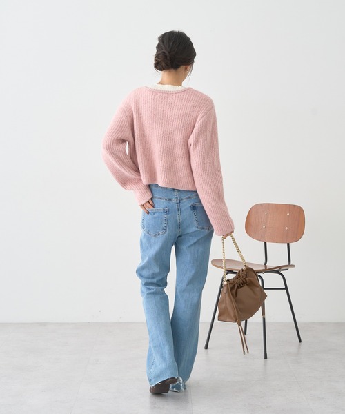 earth music&ecology（アースミュージックアンドエコロジー）の「【WEB限定/新色追加】ゴールド釦ショートニットカーディガン（カーディガン/ボレロ・レディース・チャコールグレー/ブルー/アイボリー/イエロー/ピンク・FREE）」の18枚目の写真