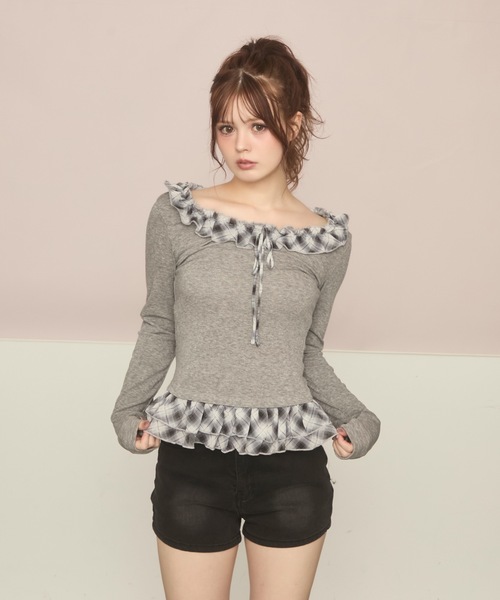 TITTY&CO.（ティティーアンドコー）の「チェックフリルロンT（Tシャツ/カットソー・レディース・グレー/ブラック・FREE）」の4枚目の写真