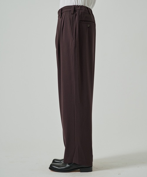 UJOH（ウジョー）の「【UJOH HOMME/ウジョー】Wide 2 Tuck PNT（スラックス・メンズ・ブラック/ブラウン・4/5）」の9枚目の写真