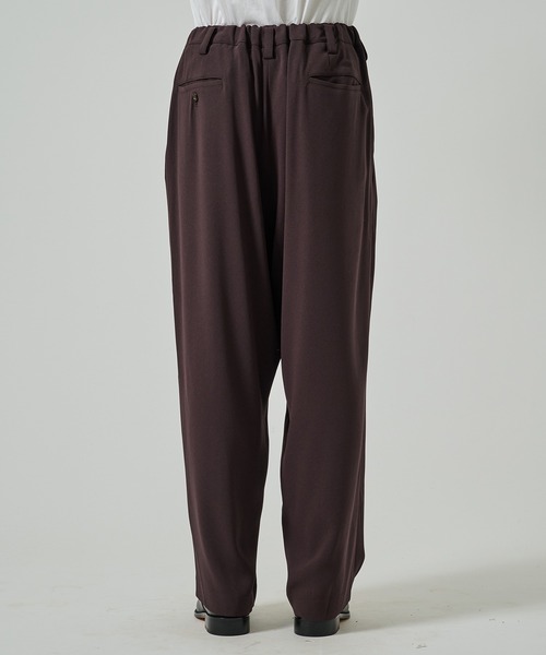 UJOH（ウジョー）の「【UJOH HOMME/ウジョー】Wide 2 Tuck PNT（スラックス・メンズ・ブラック/ブラウン・4/5）」の10枚目の写真