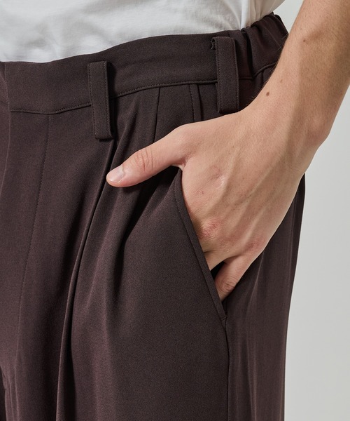 UJOH（ウジョー）の「【UJOH HOMME/ウジョー】Wide 2 Tuck PNT（スラックス・メンズ・ブラック/ブラウン・4/5）」の11枚目の写真