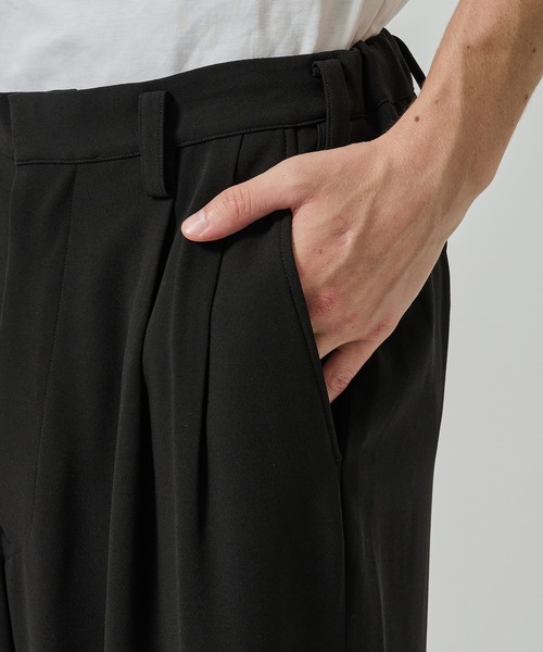 UJOH（ウジョー）の「【UJOH HOMME/ウジョー】Wide 2 Tuck PNT（スラックス・メンズ・ブラック/ブラウン・4/5）」の6枚目の写真