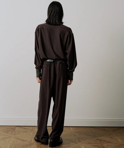 UJOH（ウジョー）の「【UJOH HOMME/ウジョー】Wide 2 Tuck PNT（スラックス・メンズ・ブラック/ブラウン・4/5）」の21枚目の写真