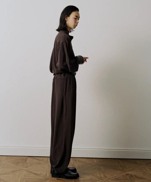 UJOH（ウジョー）の「【UJOH HOMME/ウジョー】Wide 2 Tuck PNT（スラックス・メンズ・ブラック/ブラウン・4/5）」の20枚目の写真