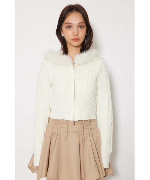 rienda(リエンダ)の「フードフェイクファーケーブルニットカーディガン 秋服 冬服(カーディガン/ボレロ・レディース・ホワイト/ライトブルー/ブラック・FREE)」の9枚目の写真
