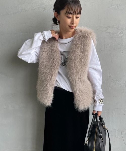 JEANS FACTORY Clothes（ジーンズファクトリークローズ）の「[Jeans Factory Clothes/ジーンズファクトリークローズ] ショート丈 ラメファーベスト（ベスト・レディース・チャコールグレー/ベージュ・F）」の21枚目の写真