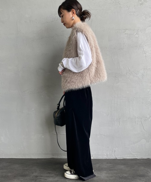 JEANS FACTORY Clothes（ジーンズファクトリークローズ）の「[Jeans Factory Clothes/ジーンズファクトリークローズ] ショート丈 ラメファーベスト（ベスト・レディース・チャコールグレー/ベージュ・F）」の17枚目の写真