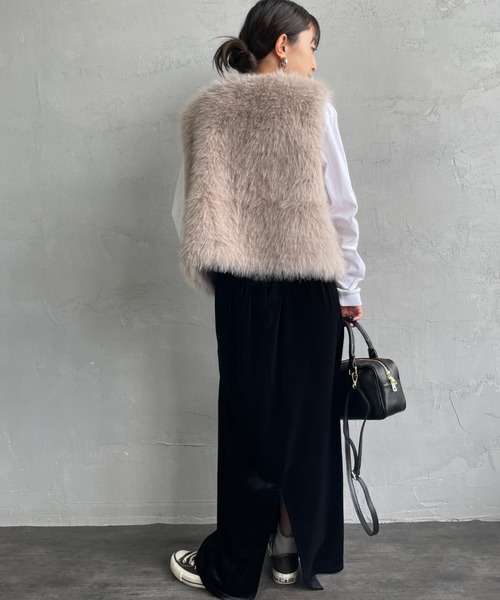 JEANS FACTORY Clothes（ジーンズファクトリークローズ）の「[Jeans Factory Clothes/ジーンズファクトリークローズ] ショート丈 ラメファーベスト（ベスト・レディース・チャコールグレー/ベージュ・F）」の16枚目の写真