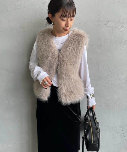 JEANS FACTORY Clothes（ジーンズファクトリークローズ）の「[Jeans Factory Clothes/ジーンズファクトリークローズ] ショート丈 ラメファーベスト（ベスト・レディース・チャコールグレー/ベージュ・F）」の22枚目の写真