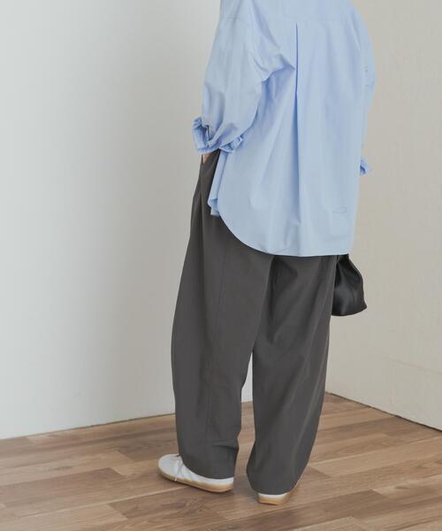 URBAN RESEARCH DOORS（アーバンリサーチドアーズ）の「ドロストコクーンパンツ（その他パンツ・レディース・ブラック/チャコールグレー・MEDIUM）」の5枚目の写真