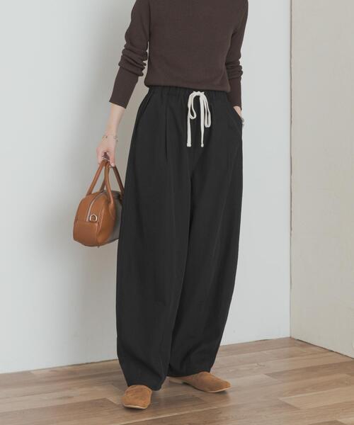 URBAN RESEARCH DOORS（アーバンリサーチドアーズ）の「ドロストコクーンパンツ（その他パンツ・レディース・ブラック/チャコールグレー・MEDIUM）」の20枚目の写真