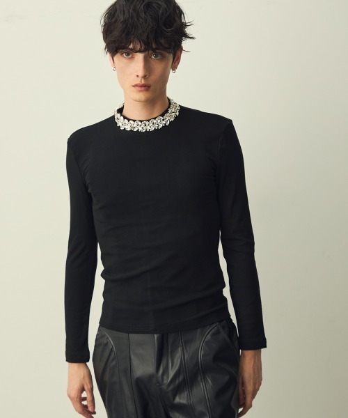 Shoowtime(ショウタイム)の「Jeweled neck mock neck top / ネックビジューモックネックカットソー(Tシャツ/カットソー・メンズ・ブラック・LARGE/MEDIUM/X-LARGE)」の4枚目の写真
