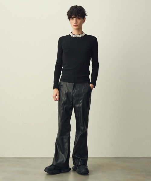 Shoowtime(ショウタイム)の「Jeweled neck mock neck top / ネックビジューモックネックカットソー(Tシャツ/カットソー・メンズ・ブラック・LARGE/MEDIUM/X-LARGE)」の8枚目の写真