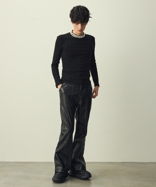 Shoowtime(ショウタイム)の「Jeweled neck mock neck top / ネックビジューモックネックカットソー(Tシャツ/カットソー・メンズ・ブラック・LARGE/MEDIUM/X-LARGE)」の9枚目の写真