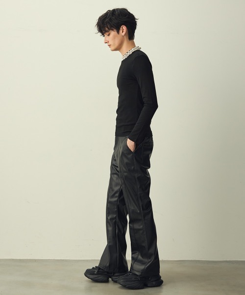 Shoowtime(ショウタイム)の「Jeweled neck mock neck top / ネックビジューモックネックカットソー(Tシャツ/カットソー・メンズ・ブラック・LARGE/MEDIUM/X-LARGE)」の13枚目の写真