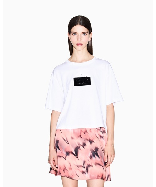ARMANI EXCHANGE(アルマーニエクスチェンジ)の「【A|X アルマーニ エクスチェンジ】AXロゴ クロップド 半袖クルーネックTシャツ/CROPPED(Tシャツ/カットソー・レディース・ホワイト/ブラック・MEDIUM/SMALL/X-LARGE/X-SMALL/LARGE)」の2枚目の写真