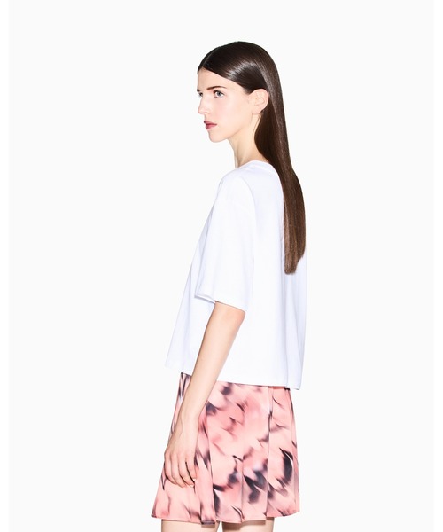 ARMANI EXCHANGE(アルマーニエクスチェンジ)の「【A|X アルマーニ エクスチェンジ】AXロゴ クロップド 半袖クルーネックTシャツ/CROPPED(Tシャツ/カットソー・レディース・ホワイト/ブラック・MEDIUM/SMALL/X-LARGE/X-SMALL/LARGE)」の3枚目の写真