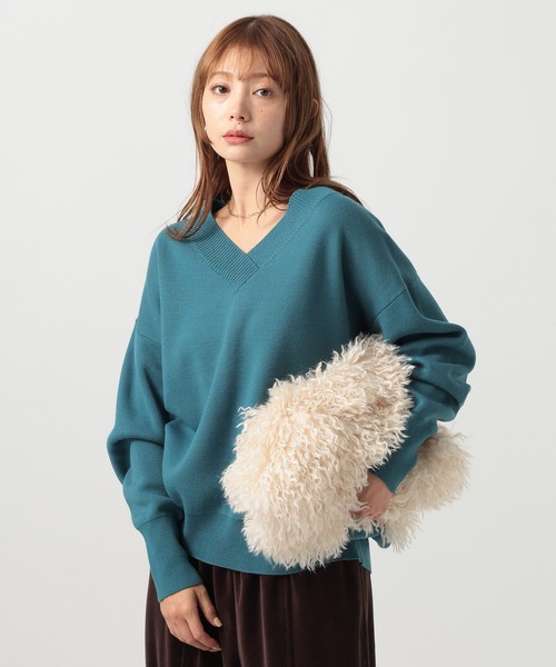 BAYFLOW（ベイフロー）の「[ヒップまでカバーする]オーバーサイズVネックニット（ニット/セーター・レディース・マスタード/ボルドー/オフホワイト/ブルー/ブラック/ブルーグリーン/ピンク/ライトブルー・FREE）」の5枚目の写真