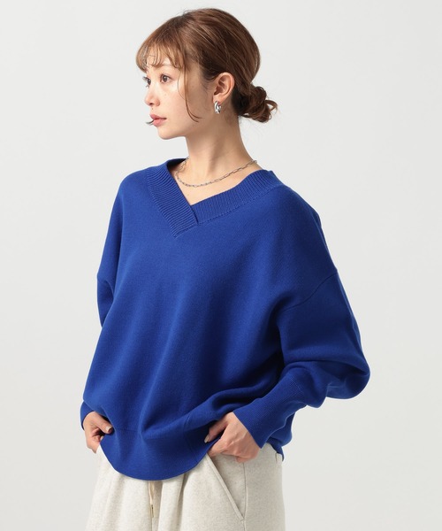 BAYFLOW（ベイフロー）の「[ヒップまでカバーする]オーバーサイズVネックニット（ニット/セーター・レディース・マスタード/ボルドー/オフホワイト/ブルー/ブラック/ブルーグリーン/ピンク/ライトブルー・FREE）」の4枚目の写真
