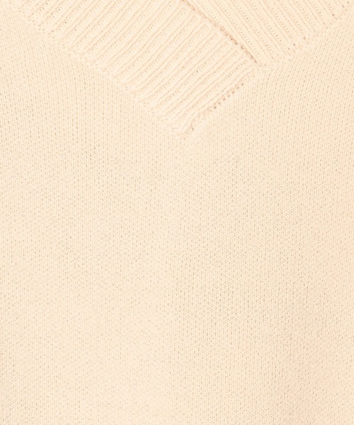 BAYFLOW（ベイフロー）の「[ヒップまでカバーする]オーバーサイズVネックニット（ニット/セーター・レディース・マスタード/ボルドー/オフホワイト/ブルー/ブラック/ブルーグリーン/ピンク/ライトブルー・FREE）」の18枚目の写真