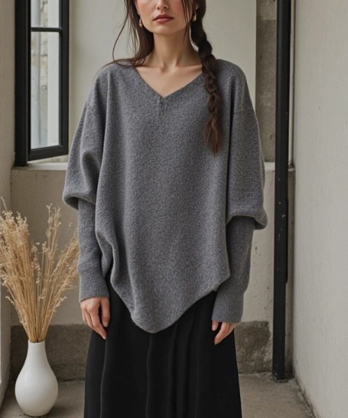 cammie(キャミー)の「変形ドルマンニットトップス(ニット/セーター・レディース・アイボリー/グレー・F)」の11枚目の写真