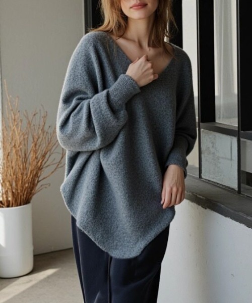 cammie(キャミー)の「変形ドルマンニットトップス(ニット/セーター・レディース・アイボリー/グレー・F)」の14枚目の写真