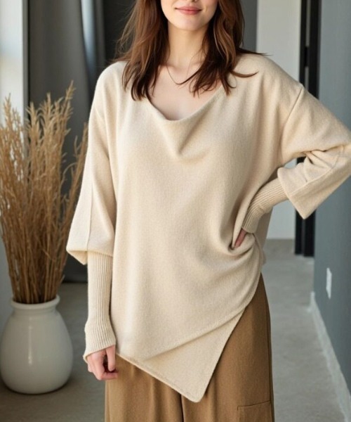 cammie(キャミー)の「変形ドルマンニットトップス(ニット/セーター・レディース・アイボリー/グレー・F)」の3枚目の写真