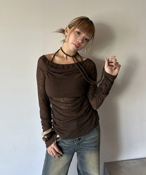 d.i.a.(ダイヤ)の「チョーカー付 ギャザー シアー2way ロンT(Tシャツ/カットソー・レディース・ブラウン/ブラック/ベージュ・FREE)」の18枚目の写真