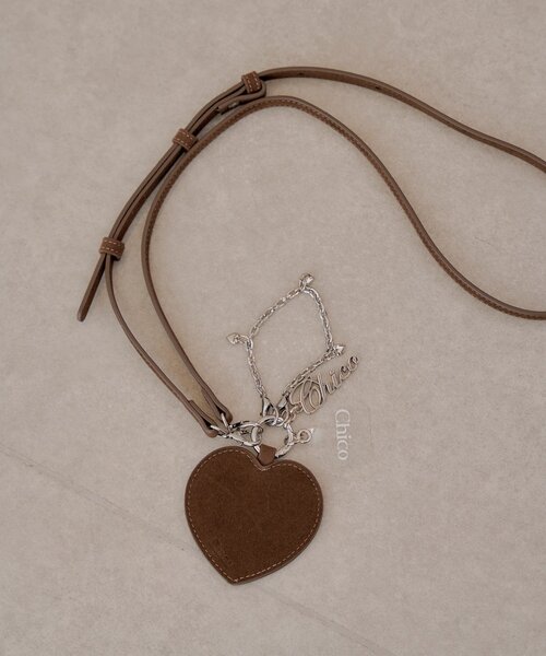 Chico（チコ）の「ハートチャーム付きスマホショルダー（その他小物・レディース・アイボリー/ブラック/ブラウン系その他3・FREE）」の9枚目の写真